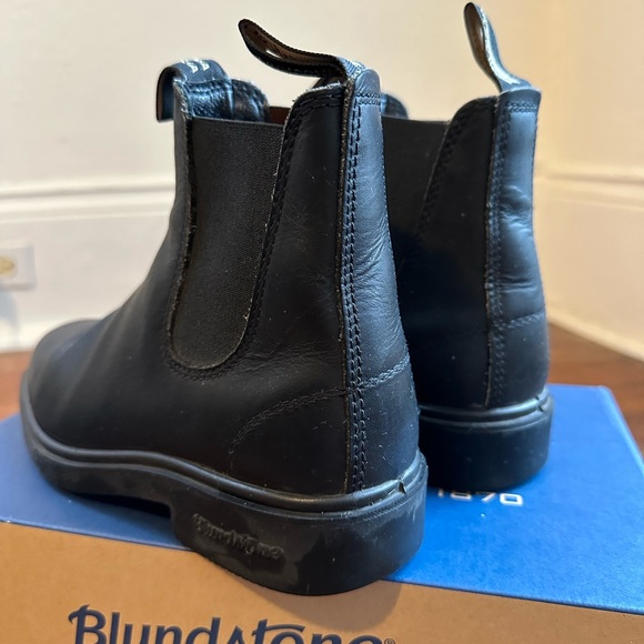 Blundstone Dress Chelsea Boot - Picture 3 of 11